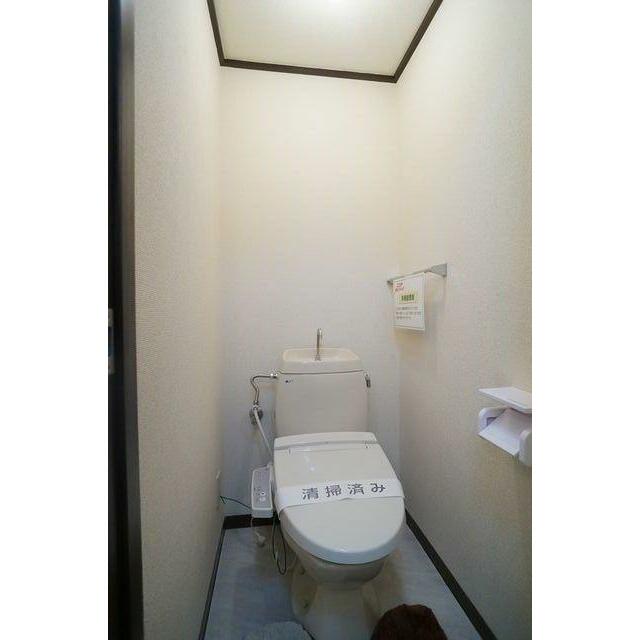 【トイレ】トイレには男女問わず人気の暖房洗浄便座を設置♪