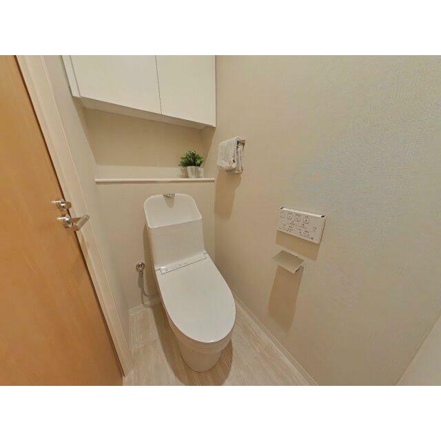 白を基調とした清潔感のある空間。いつでも清々しくご使用いただけそうですね♪