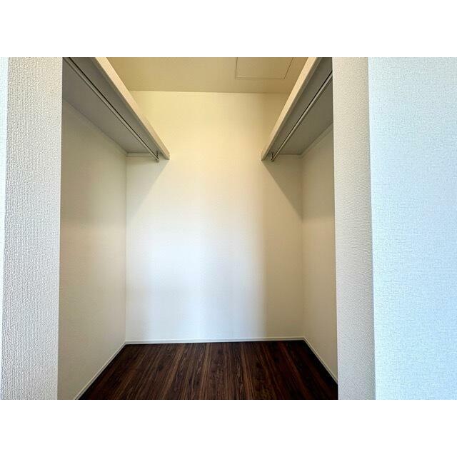 「今日は何着ていこう？」そんな楽しみを味わえる暮らし（1号棟）