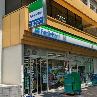 ファミリーマート　白川店