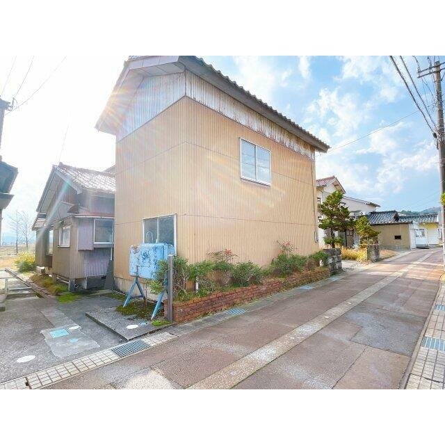 解体更地渡しとなります！前面道路融雪付き！