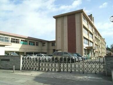 城山中学校　2921ｍ/徒歩37分、車8分