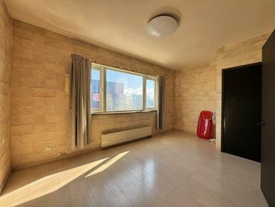 2階洋室も日当たり良好。