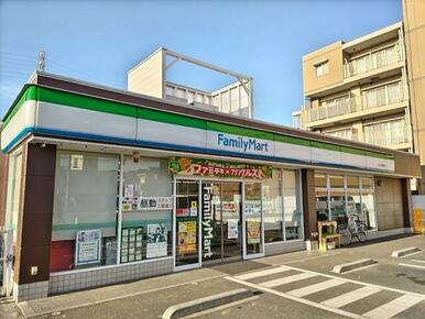 ファミリーマート 川口戸塚東店