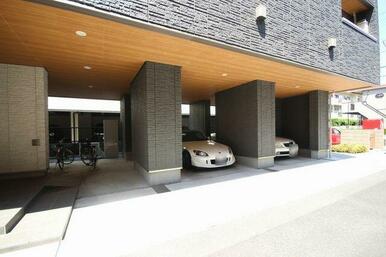 屋根付駐輪場＆駐車場（要空確認）
