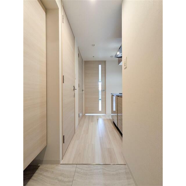 （参考）１２０７号室＜Ｗｈｉｔｅ＞　玄関　※同一タイプとなります※別カラーのお部屋です