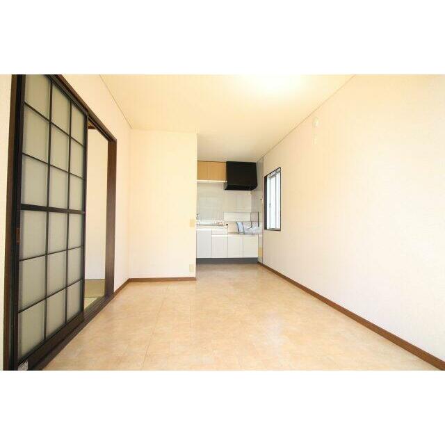 LDKは明るい室内です ※写真は前回募集時の物になります。