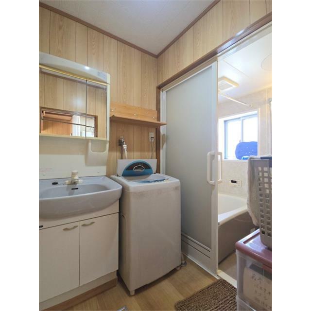 風呂水の利用ができる距離に洗濯機を置けます。