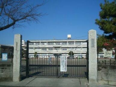 上平小学校