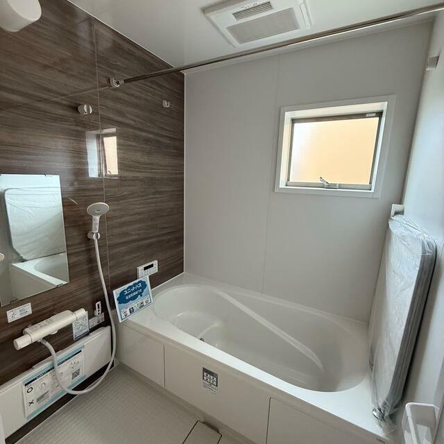 お風呂で疲れを洗い落として心地よく1日終了（1号棟）