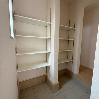 部屋をすっきりさせるのに欠かせない収納。まめに整理整頓したくなる！（1号棟）