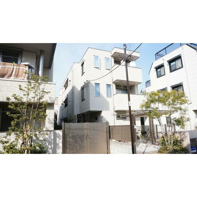有楽町線「護国寺駅」より徒歩8分の物件です♪