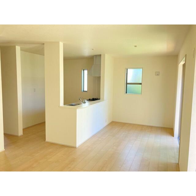 笑顔が溢れる、心和むリビング（1号棟）