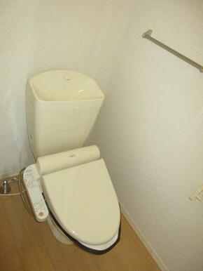 【トイレ】毎日使うものだからこそ、清潔な暖房洗浄機能付便座です