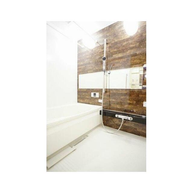 冷めてしまった湯船もすぐにあったかく！浴室追焚機能付☆サーモスタットで温度調整も楽々♪雨の日も安心…