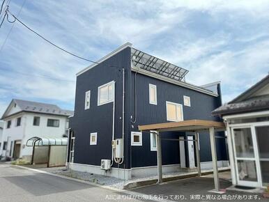 北東側から撮影。太陽光発電搭載。
