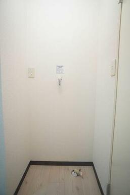 【室内】室内に洗濯置き場がございます。♪