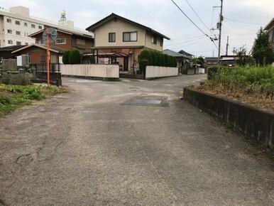 道路を含む土地画像