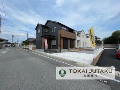 西側約8M幅員の公道。車の出し入れもスムーズに行えますね＾＾