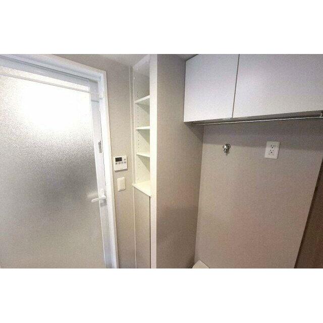 洗面室内リネン庫