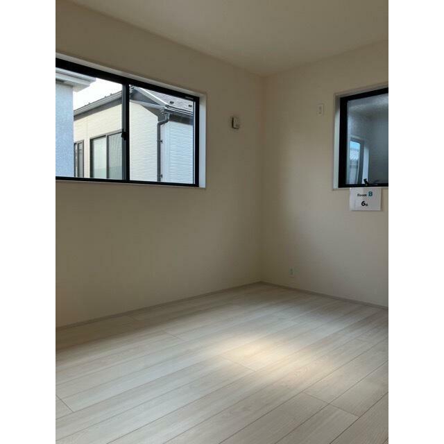 ベッドやイスでの生活で膝に難ありの方でも過ごしやすい（1号棟）