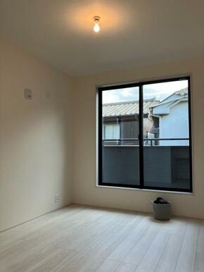 リビングとは別に静かな時間を楽しめる部屋（1号棟）