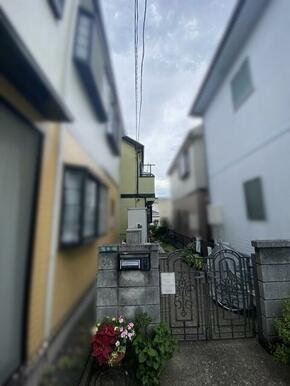 現地写真（現況、古家が建っています）