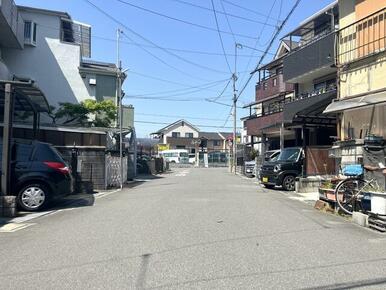 周辺交通量も少なく閑静な住宅街です♪