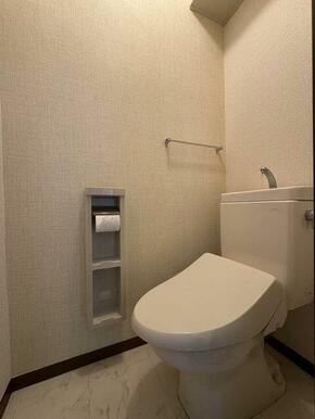 温水洗浄便座付きのトイレです