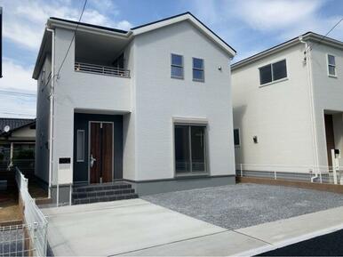 日を重ねるごとにこの佇まいに愛着が湧いてきそう（2号棟）