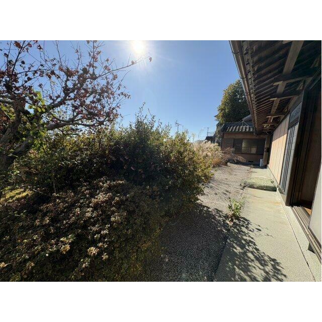 日当たりの良い建物側スペース