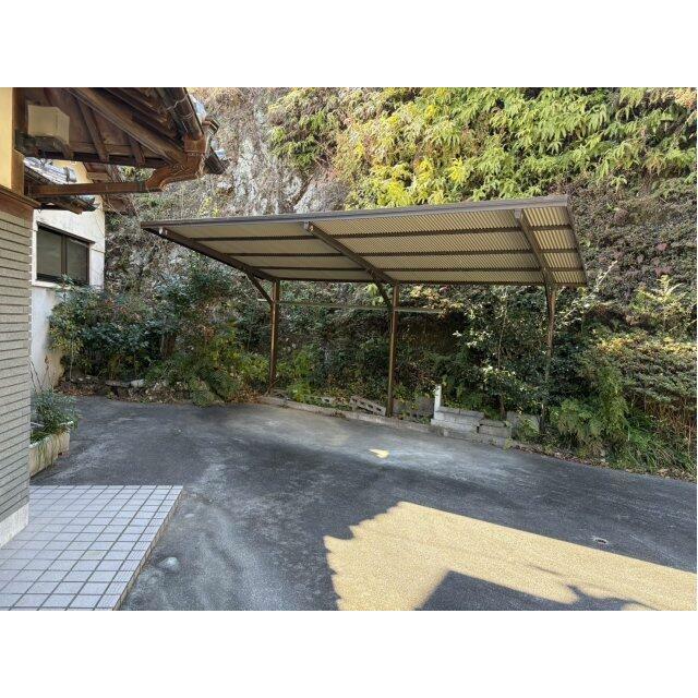 雨の日も安心のカーポート付き