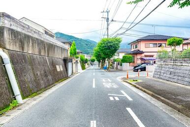 道路幅９ｍあります。