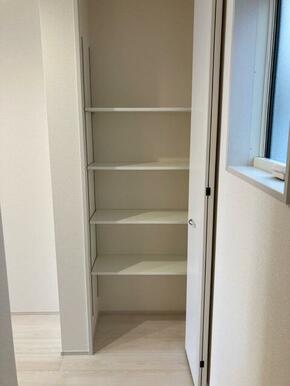 部屋をすっきりさせるのに欠かせない収納。まめに整理整頓したくなる！（1号棟）