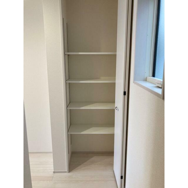 部屋をすっきりさせるのに欠かせない収納。まめに整理整頓したくなる！（1号棟）