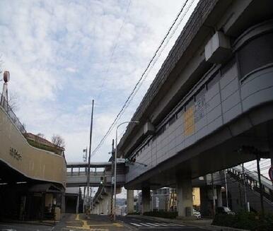 アストラムライン　上安駅