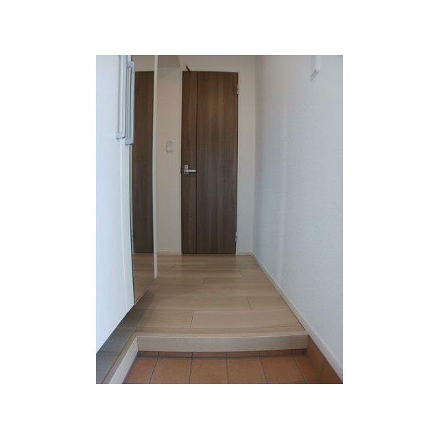 収納もある玄関です