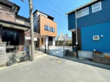 周辺の商業施設も充実したお買い物にも便利な好立地！2025.2撮影