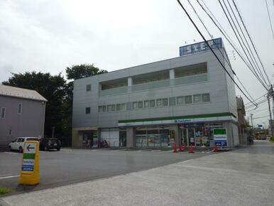 ファミリーマート横浜公田町店