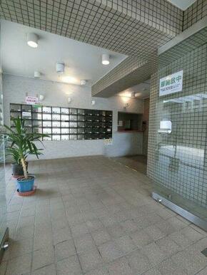 エントランス写真内側