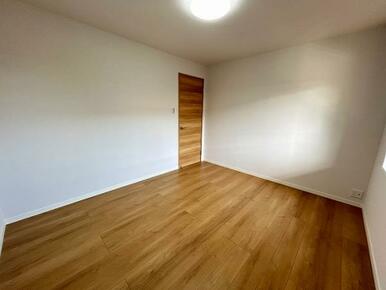 「2階洋室」約6.4帖