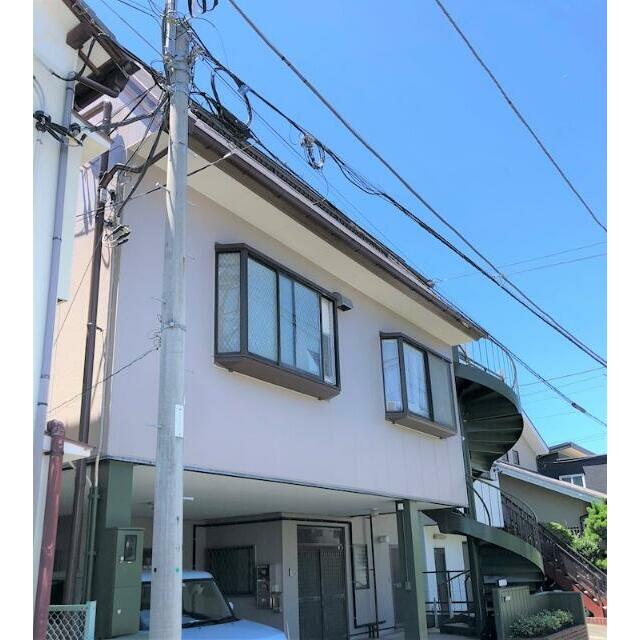 玄関側から観た外観