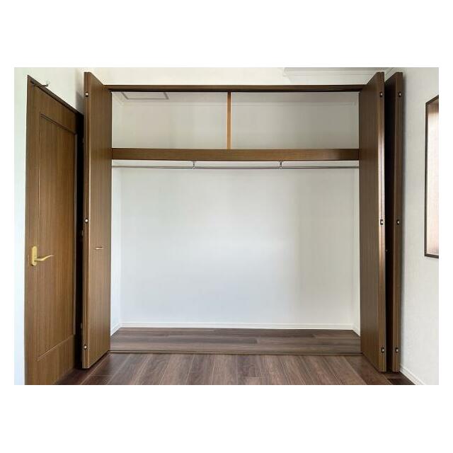 洋室2クローゼット