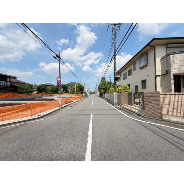 南側公道（6月中旬撮影）