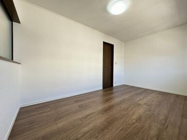 3階東側洋室約6.3帖