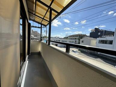 3階西側バルコニーございます