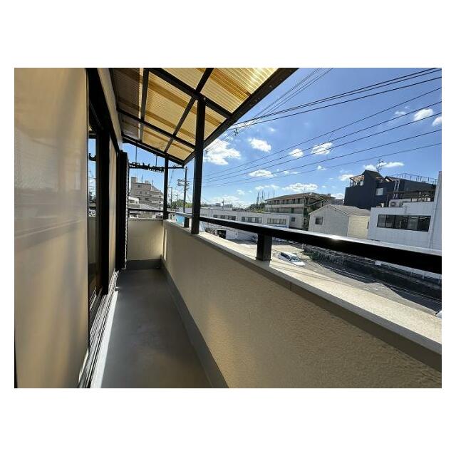 3階西側バルコニーございます