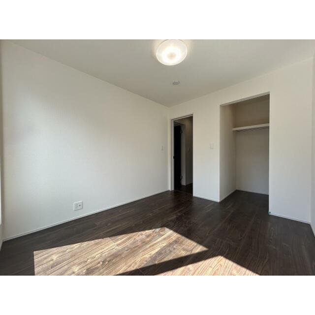 朝日をあびて、体内時計をリセット。清々しい朝の光をあびて、すっきりと目覚める。一日のスタートに大切な