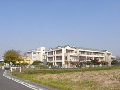 横川東小学校　1476ｍ/徒歩19分、車4分