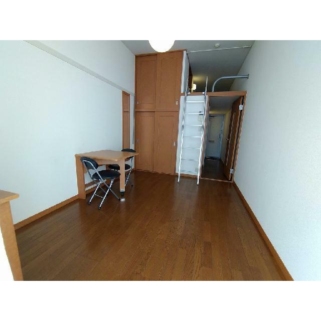 2階以上は絨毯仕様です。